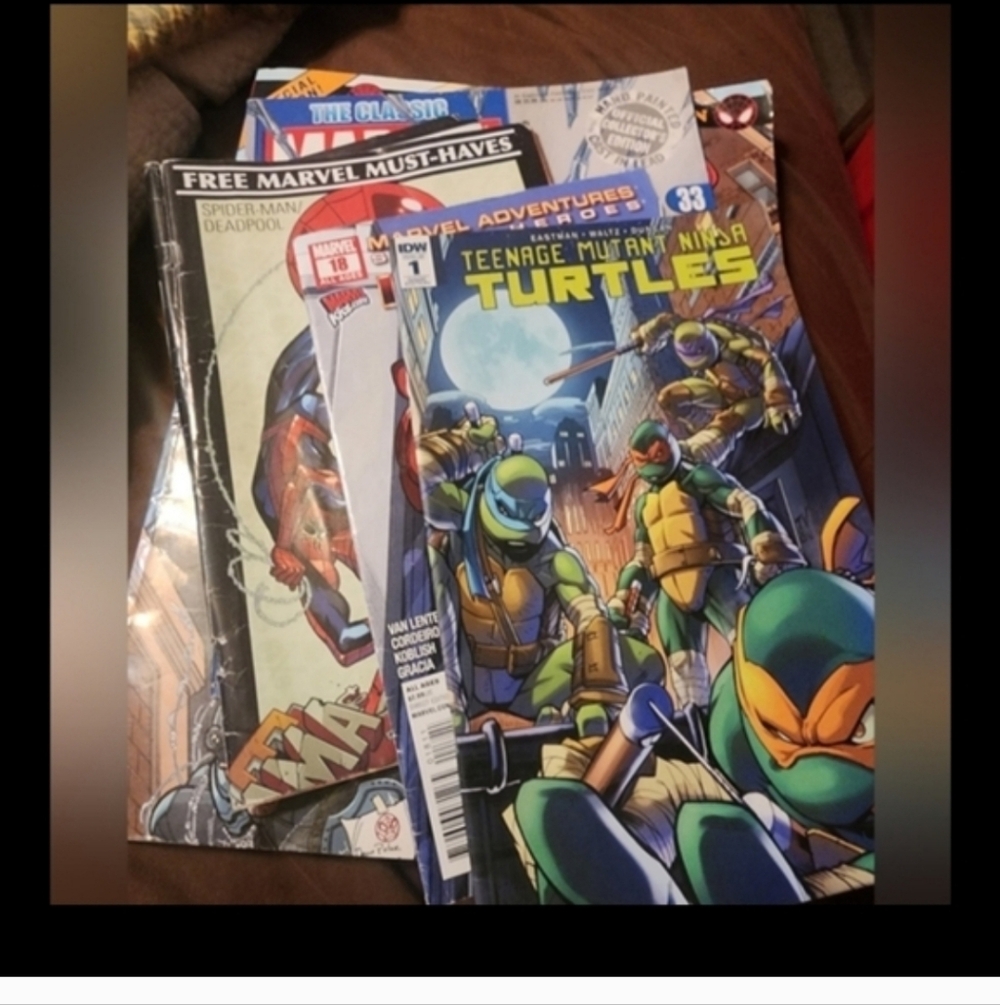 5 Comics - Picture 5 of 7